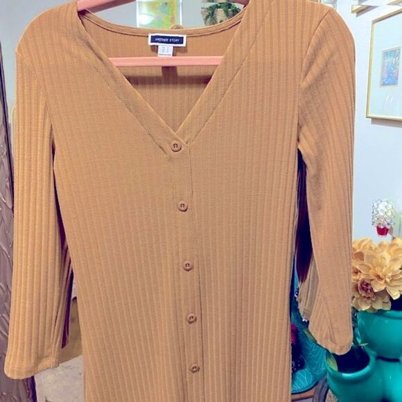 𝅺🌷 Suzy Shier 🌷 Camel Tan Soft Knit 3/4 Sleeve Button Dress - Picture 3 of 4